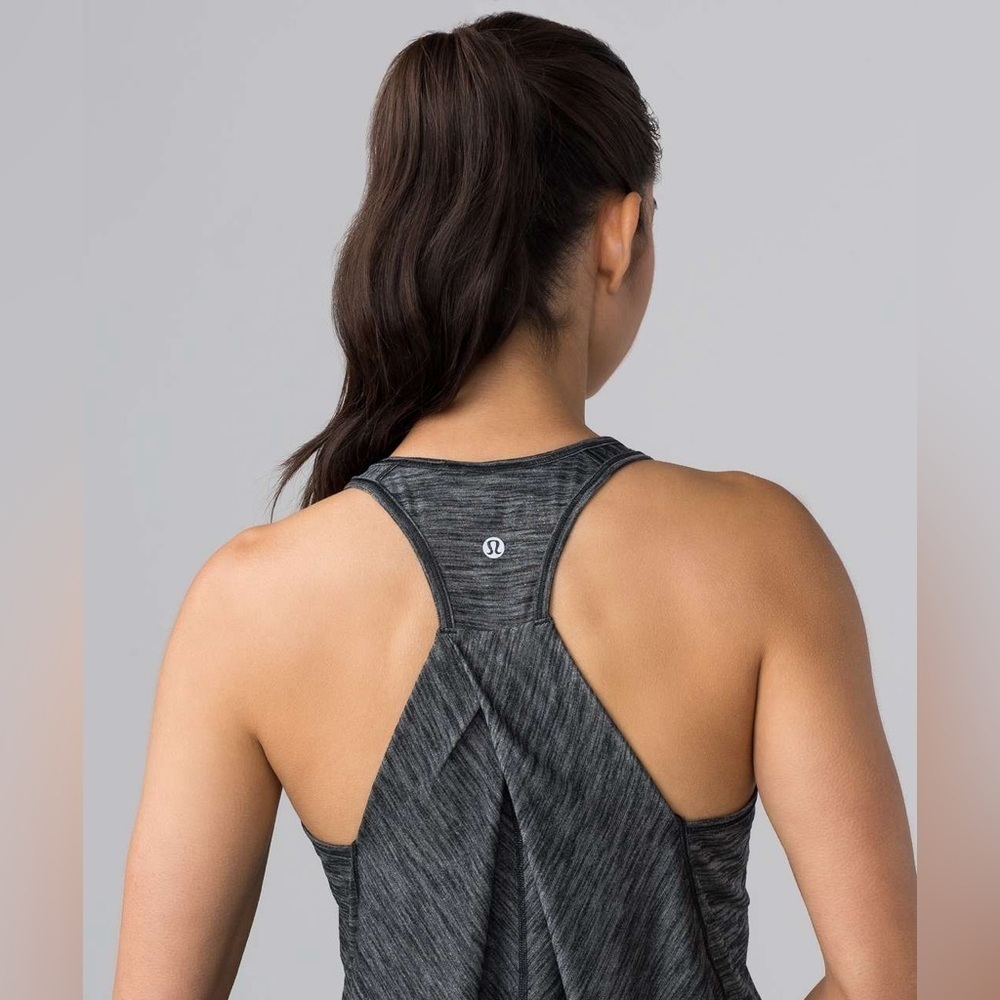 Lululemon Essential Tank in Heathered Black Size 4 / 6 - Picture 3 of 6